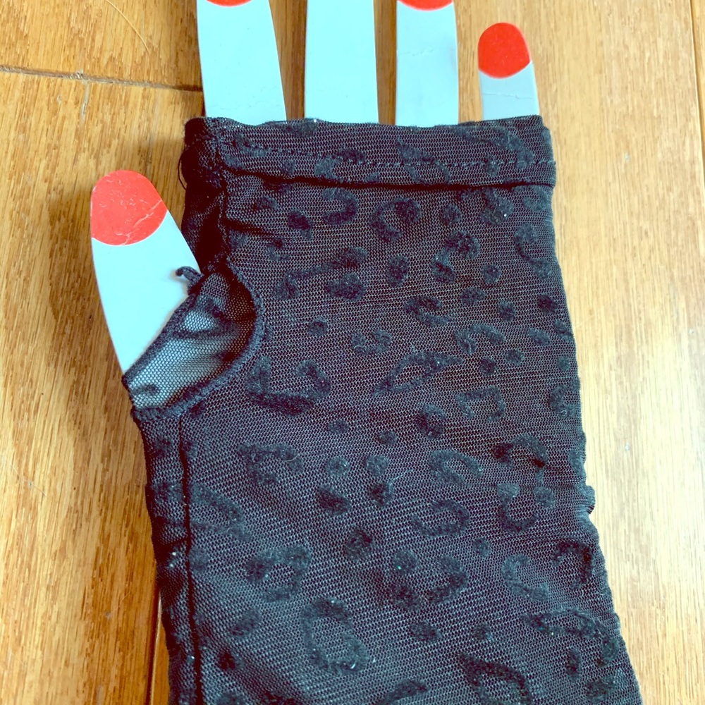 Black leopard print arm gloves with thumb hole